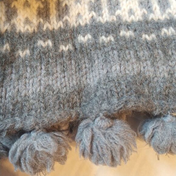 Banana Republic Alpaca Wool Pom Scarf - Picture 10 of 11